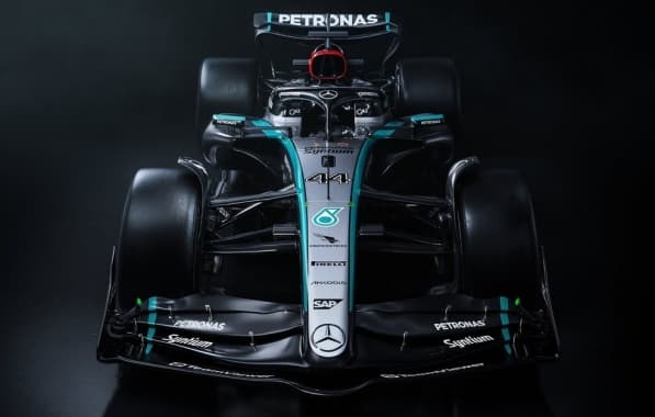 Mercedes lança W15, último carro de Lewis Hamilton pela equipe