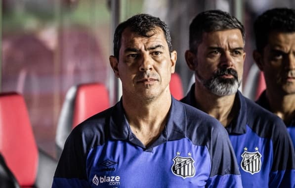 Clube japonês anuncia rescisão e protocola ação na Fifa contra o técnico Fábio Carille, do Santos