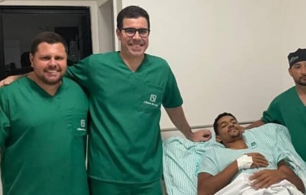 Após grave lesão contra o Vitória, lateral do Barcelona de Ilhéus realiza cirurgia do Ligamento Cruzado Anterior