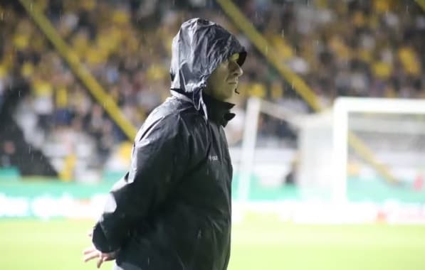 Tencati vê placar injusto na derrota do Criciúma para o Bahia: "Não era para perder por 2 a 0"