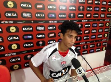 Sem espaço no Vitória, Lucas Zen é devolvido ao Botafogo
