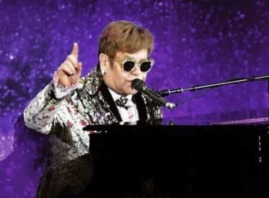 Elton John é atingido por objeto durante show em Las Vegas
