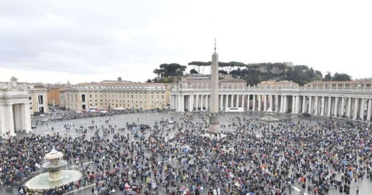 Vaticano diz apoiar vacinação em meio à disparada de casos pela ômicron