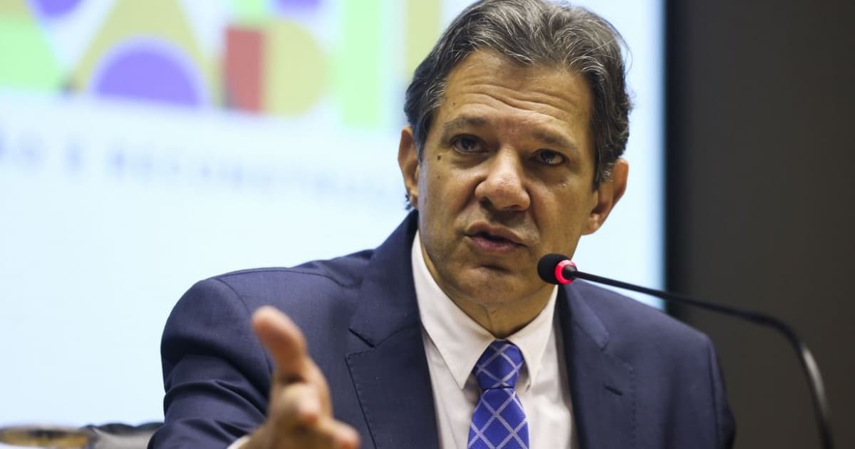 Governo pode usar 'colchão' da Petrobras em solução para combustíveis, diz Haddad