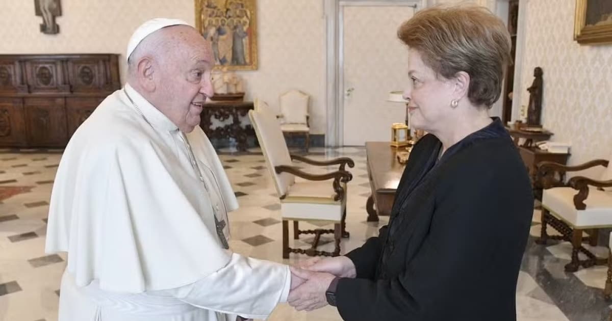 Papa Francisco recebe ex-presidente Dilma Rousseff no Vaticano