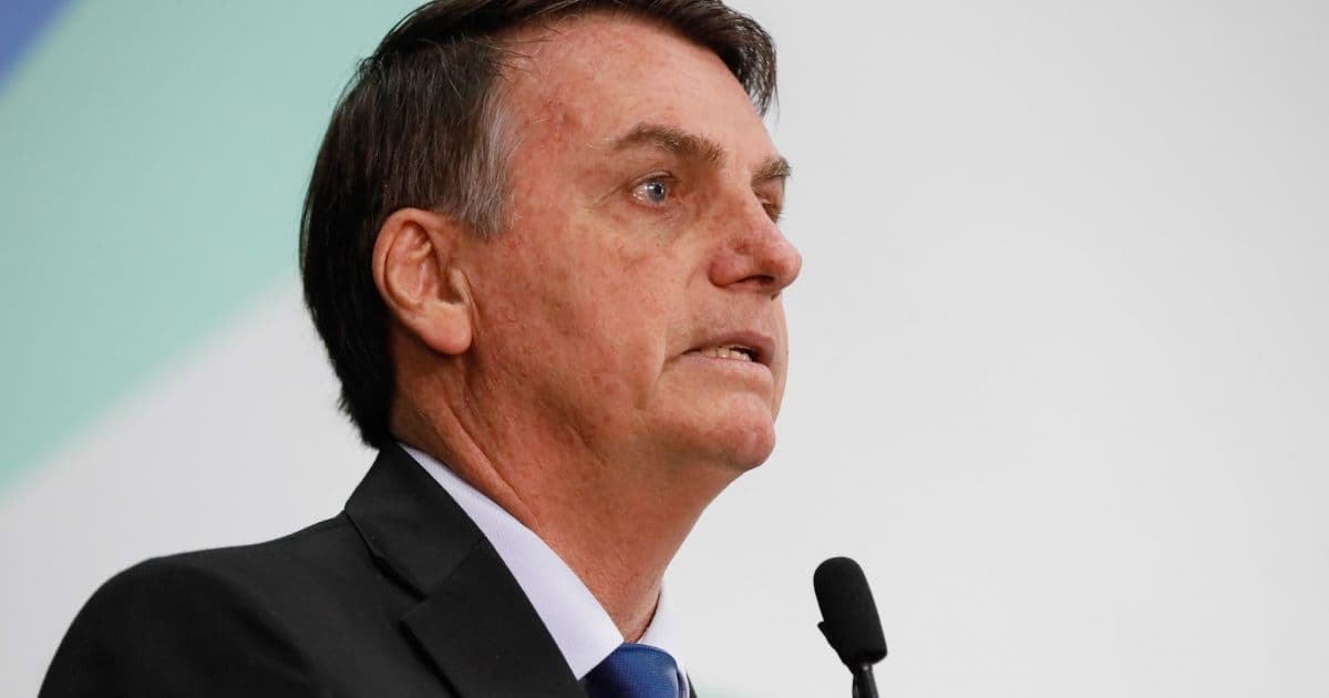 'Eu lamento, tem que aprovar, não tinha como', diz Bolsonaro sobre reforma