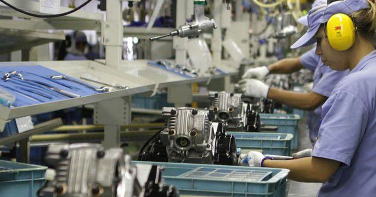 Produção industrial no Brasil cai 0,9% em janeiro, diz IBGE