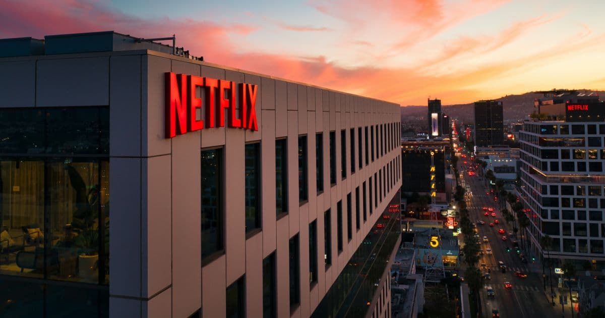 Netflix paralisa todas as produções originais russas