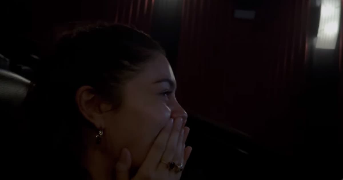 VÍDEO: Sophie Charlotte se emociona ao assistir trailer da cinebiografia de Gal Costa