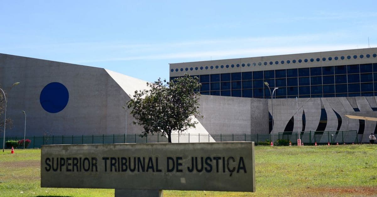 STJ absolve homem acusado de tráfico na Bahia por invasão ilegal de policiais em residência