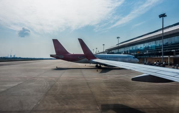 Empresa de aviação é condenada a indenizar passageiro por cancelamento de voo