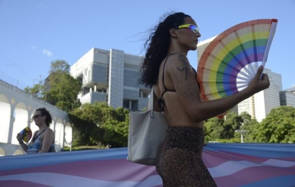 Defensoria emite recomendação sobre abordagem de mulheres e homens trans no Carnaval