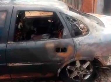 Juazeiro: Polícia investiga ataque a carro com fogos de artifício; veículo ficou destruído