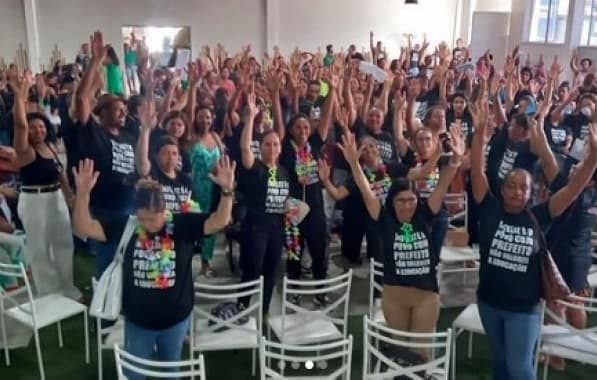Ipirá: Professores da rede municipal param jornada e cobram reajuste de salários