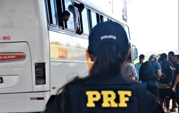 Feira de Santana: Primeiro ônibus com trabalhadores resgatados traz 45 pessoas