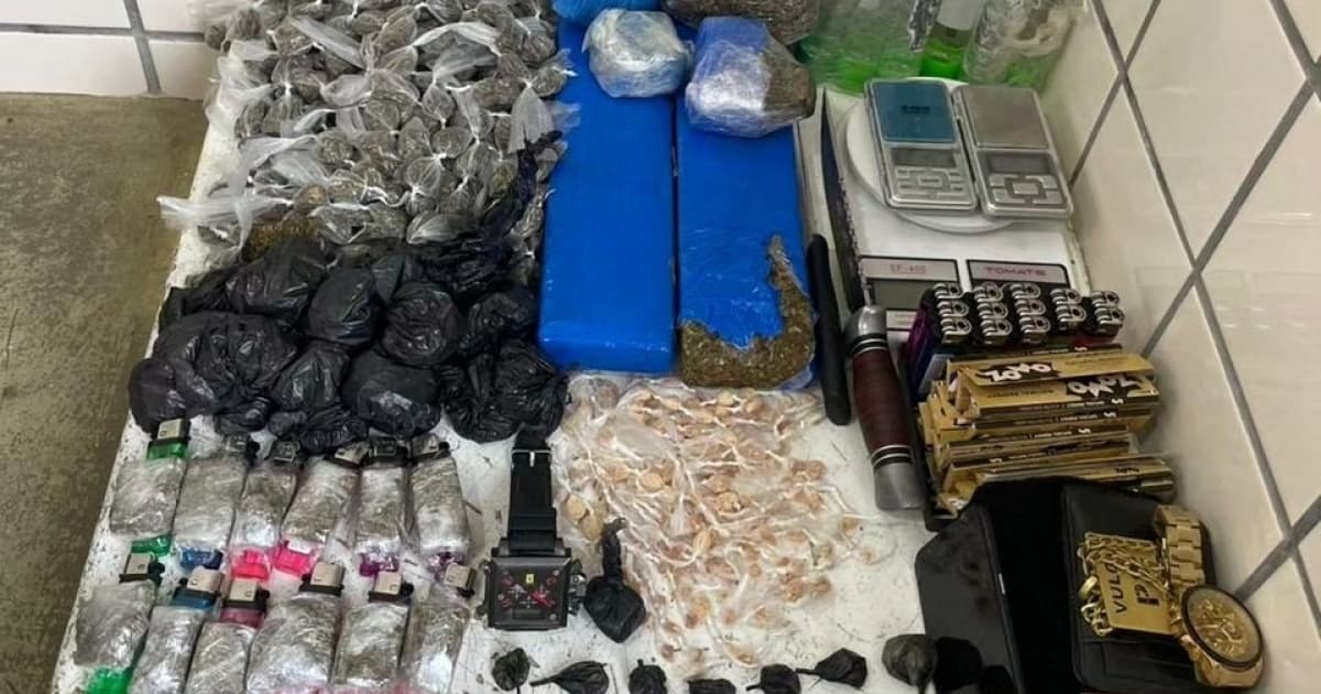 Dupla foge, mas PM consegue apreender 5 kg de drogas no Extremo Sul baiano