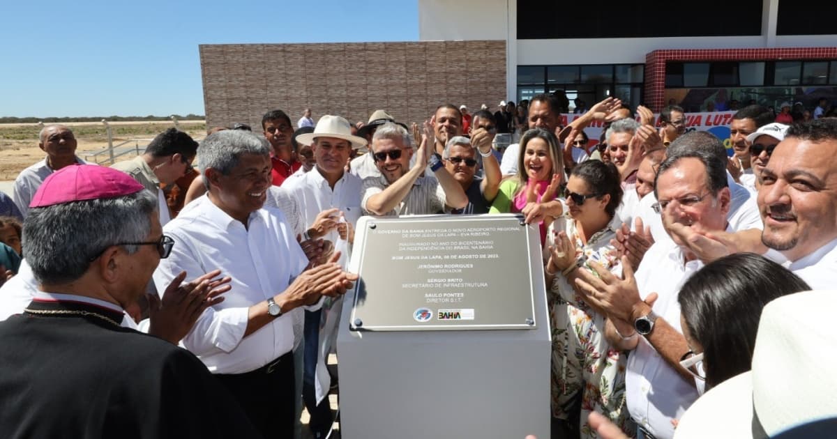 Governador inaugura aeroporto e anuncia romaria como patrimônio imaterial da Bahia em Bom Jesus da Lapa
