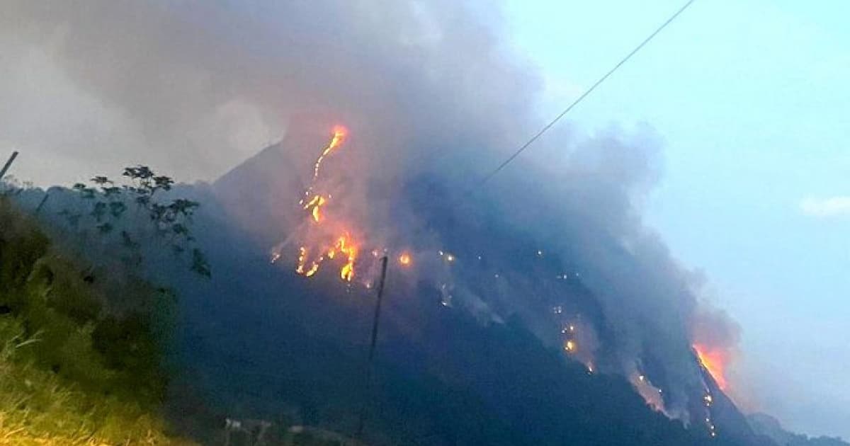 Incêndio no Extremo Sul baiano atinge tubulações e causa falta de água