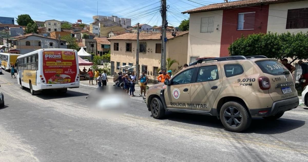 Idoso morre após ser atingido por moto e ser atropelado por ônibus na Bahia