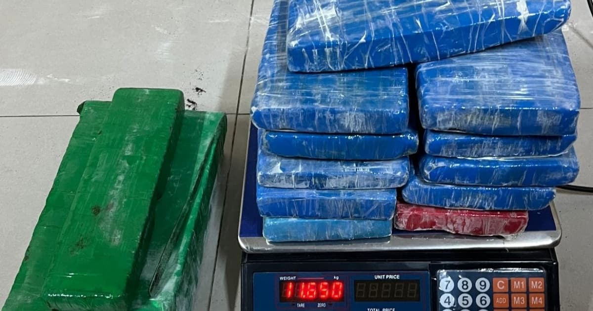 Passageira de ônibus é presa com mais de 15 kg de drogas no Extremo Sul baiano 