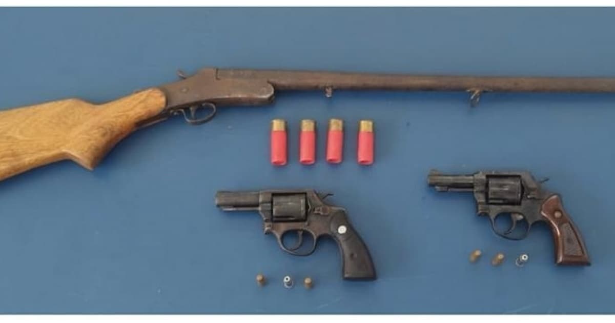Dupla é presa com armas de fogo em Casa Nova; em 2023, quase 200 armas foram apreendidas no município 