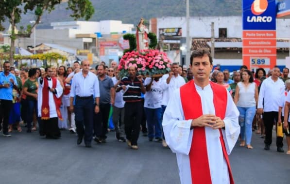 Sagrado e profano: Procissão e shows marcam o nono dia de Festival Cultural em Santa Inês
