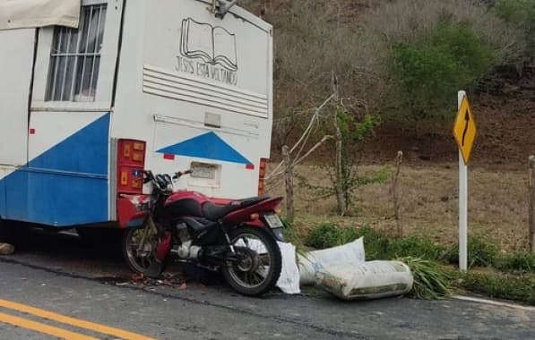 Motociclista morre após colisão em traseira de ônibus no Nordeste baiano 