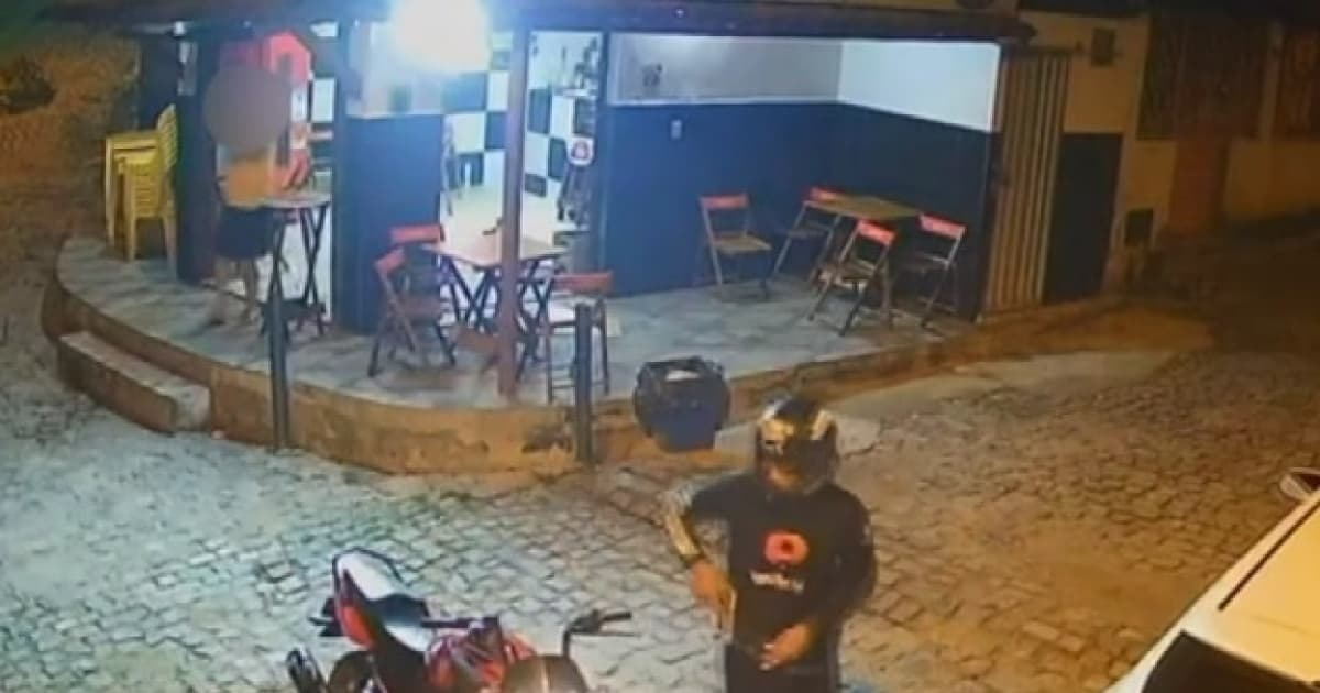 Três morrem após troca de tiros entre policial e suspeitos no interior baiano; câmera flagrou ação