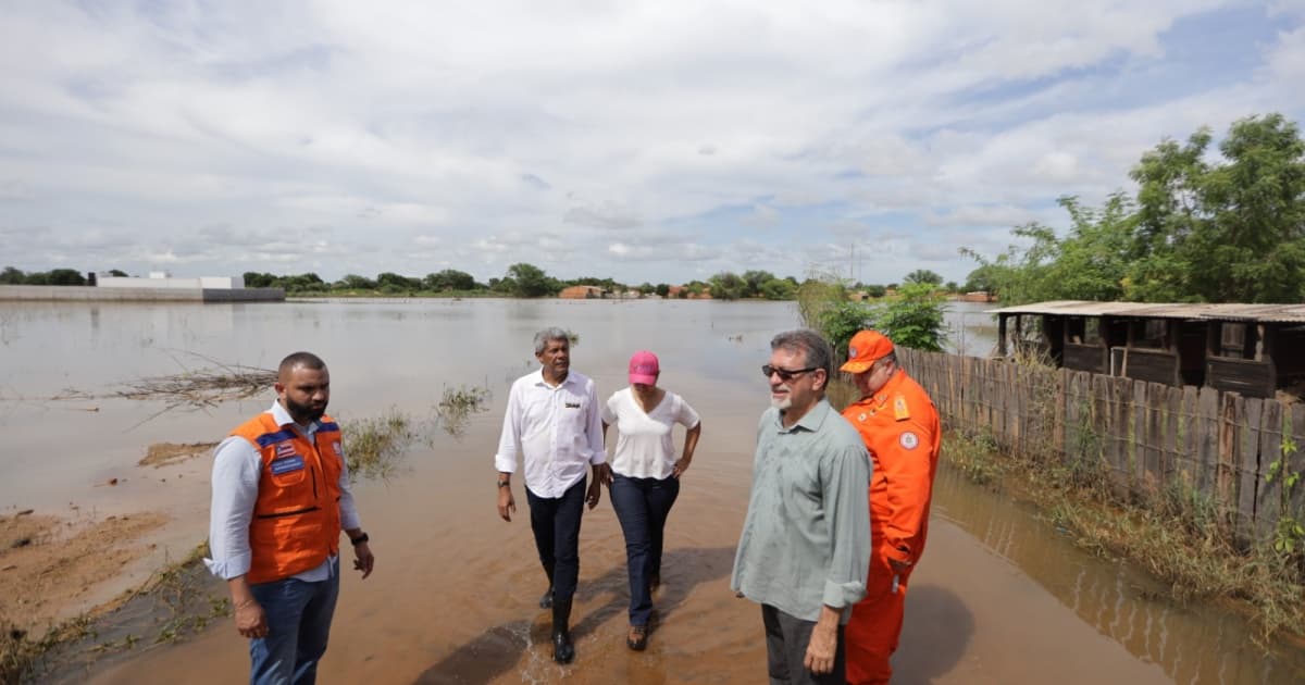Governador inicia visita a municípios do oeste baiano afetados pelas chuvas 