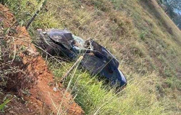Homem morre após carro sair da pista e capotar no Sudoeste baiano