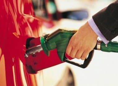 Gasolina vai subir 4%; aumento &#039;não vai atrapalhar ninguém&#039;, diz Mantega