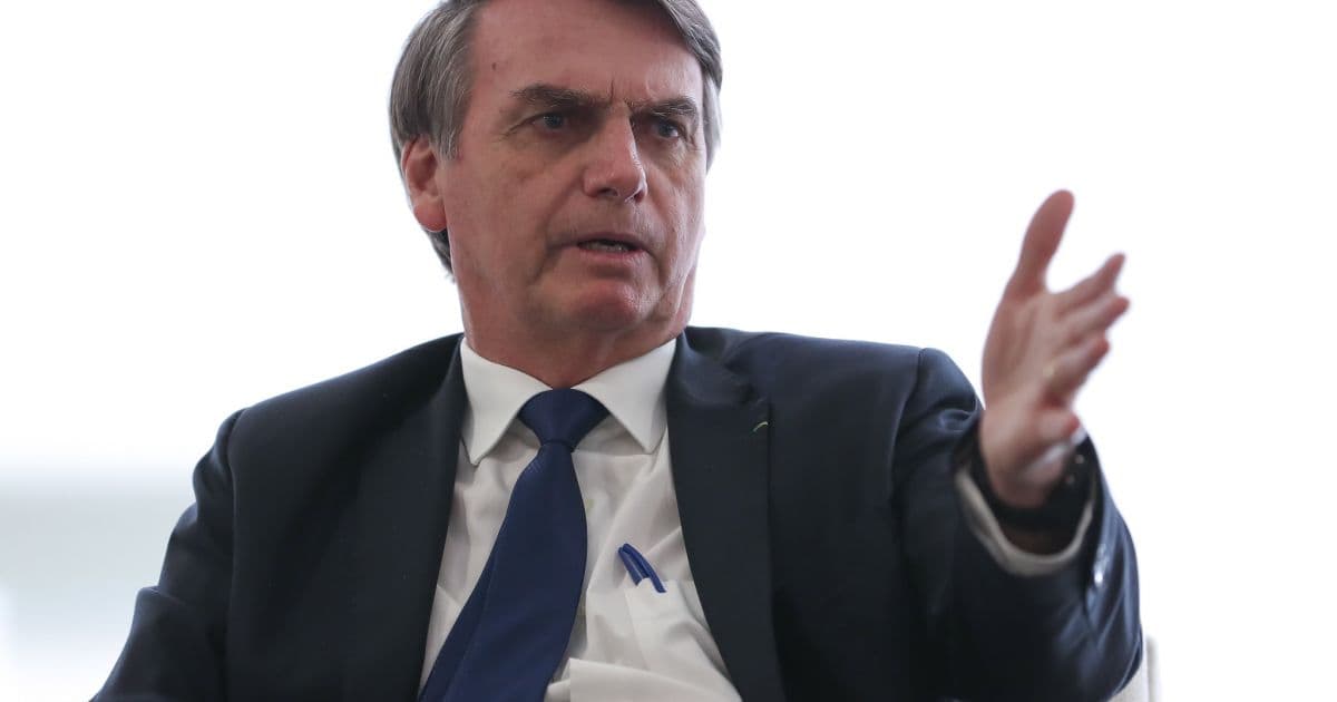 Bolsonaro confirma 13º salário para beneficiados do programa Bolsa Família