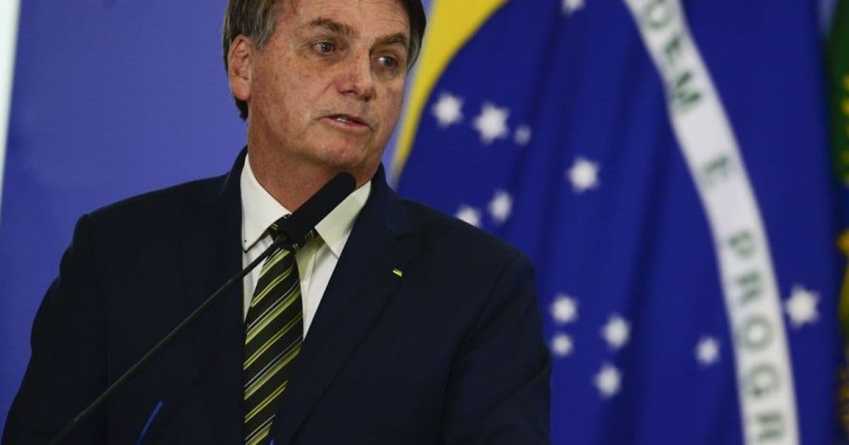 Mensagens mostram que Bolsonaro tomou decisão unilateral para tirar Valeixo da PF