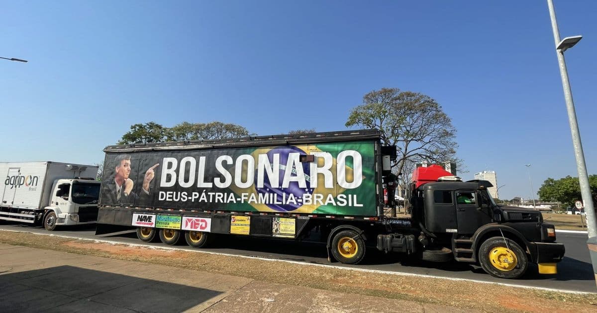Caminhoneiros se reúnem com Bolsonaro e aguardam encontro com Pacheco