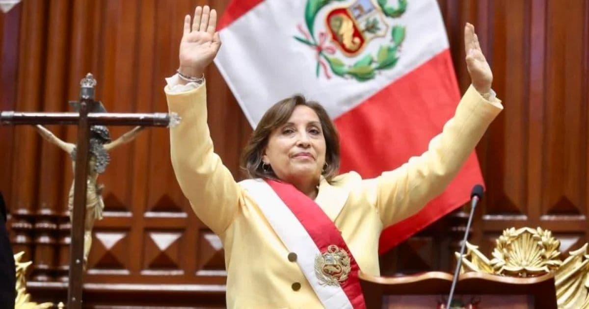 Após tentativa de golpe, vice de Pedro Castillo, Dina Boluarte, assume presidência do Peru