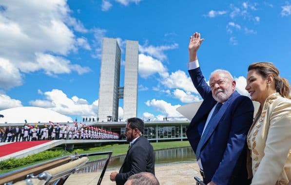 Imagem sobre Primeiro discurso de Lula como presidente é marcado por promessa de reconstrução e justiça