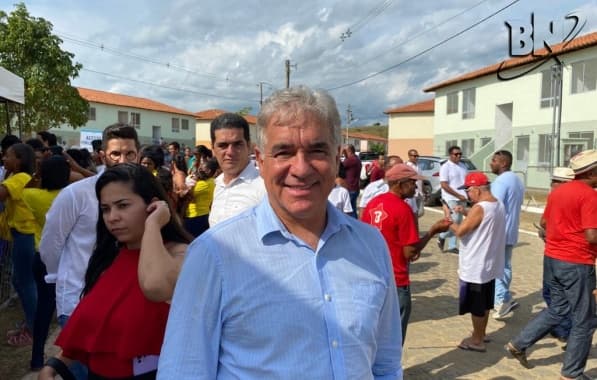 Zé Neto diz que governo Bolsonaro abandonou “Minha Casa Minha Vida” em Feira de Santana
