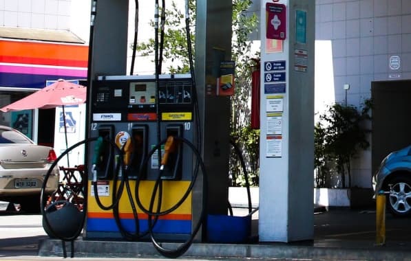 ANP informa que preço médio do litro de todos os combustíveis caiu nos postos do Brasil