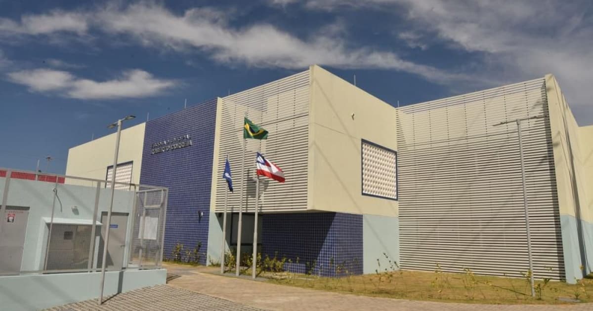 Projeto de lei propõe instalação de portais com detecção de metais em escolas de Salvador