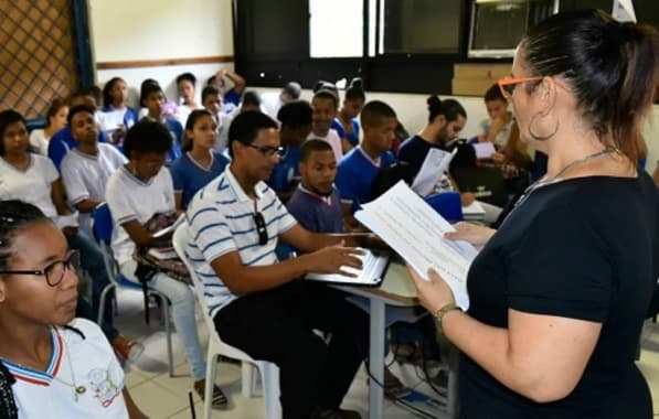 Governo da Bahia publica decreto para concessão de gratificação a professores e coordenadores pedagógicos