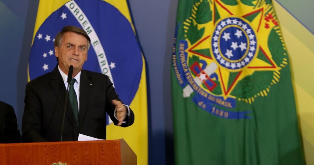 Mensagens de Mauro Cid mostram reunião secreta de Bolsonaro com vice-PGR Lindôra Araújo