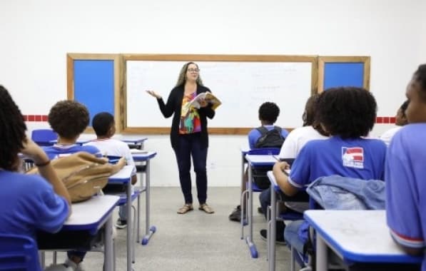 Governo da Bahia publica lista de professores contemplados com gratificação e progressão na carreira 
