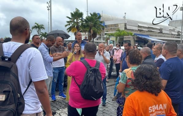 Servidores municipais de Salvador protestam contra reajuste de 4%   