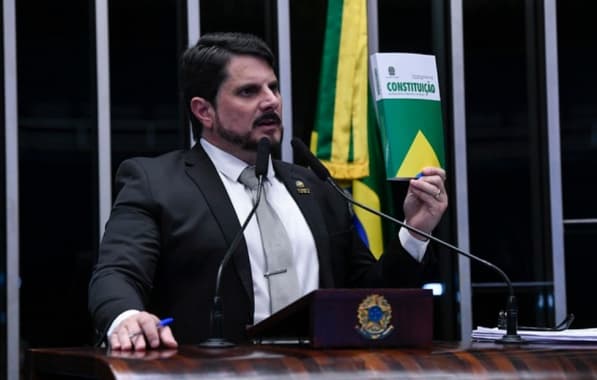 Marcos do Val, no Plenário, acusa Alexandre de Moraes de quase ter causado o fim do seu casamento