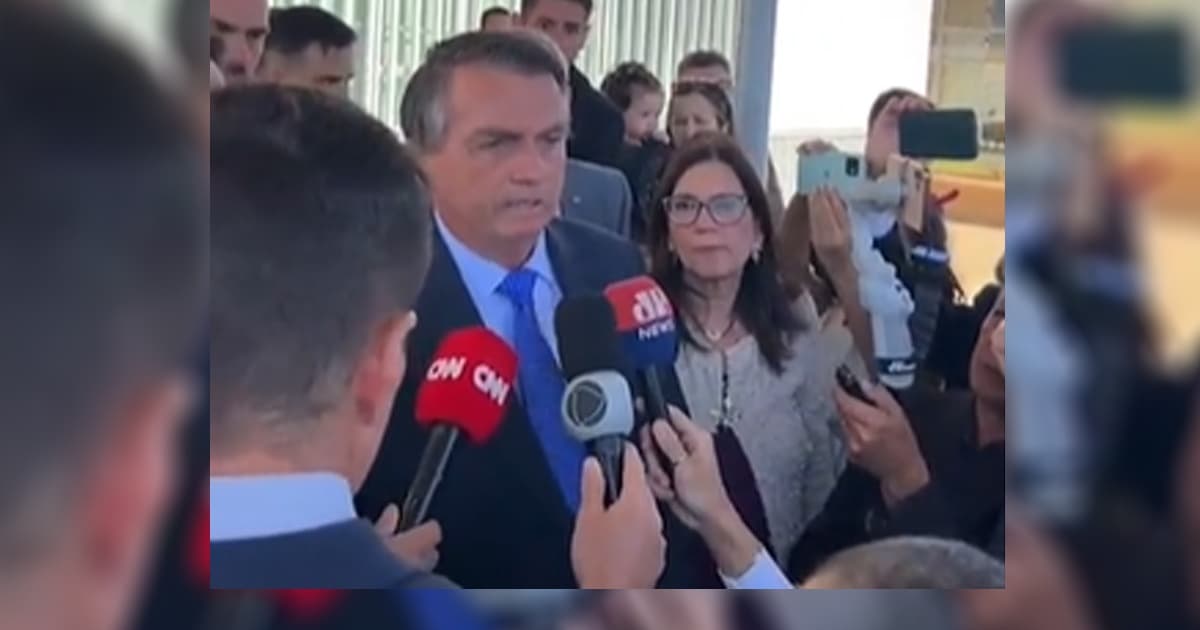 Bolsonaro diz que reunião com embaixadores em que questionou eleições foi uma resposta ao TSE