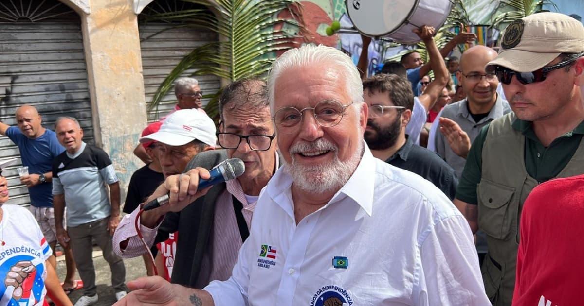 Wagner evita política e diz que Lula reconhece verdadeira história no Dois de Julho