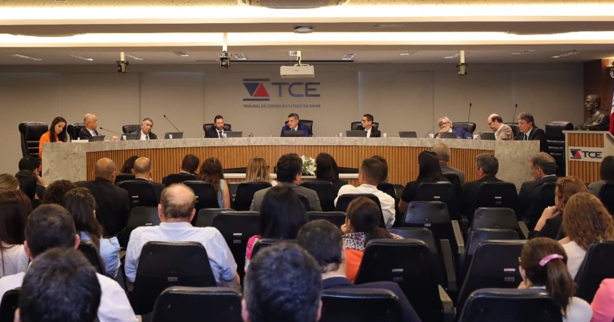 TCE convida secretários para assistir julgamento de contas do último ano de Rui Costa no governo