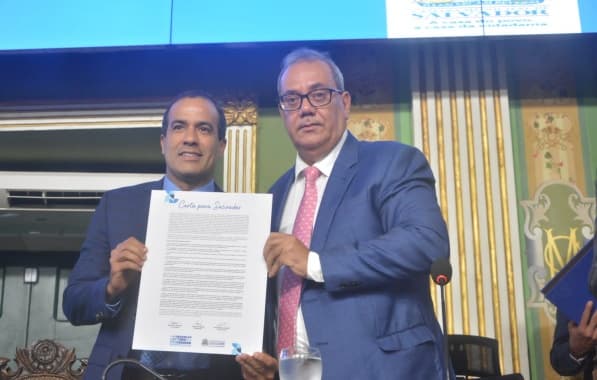 Carlos Muniz entrega Carta para Salvador a Bruno Reis 
