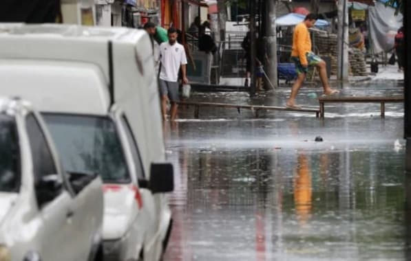 Chega a 12 o número de mortos pelas chuvas no Rio