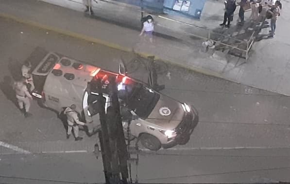 Homem é preso após assaltar uma mulher com uma faca na noite desta terça em Salvador